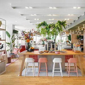 Zoku 4*, Париж Франция